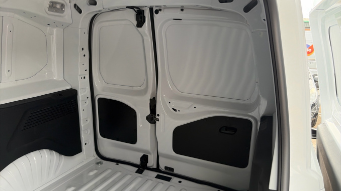 Vauxhall Combo Cargo Combo Diesel 1.5 Turbo D 100ps Prime Plus H1 Van - Image 14
